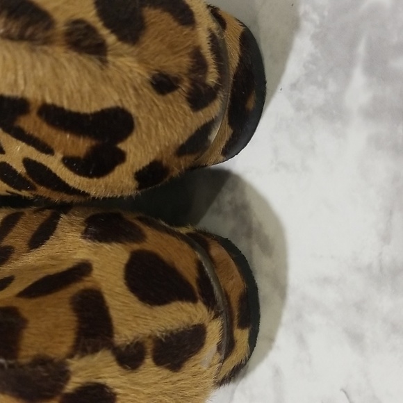 STUART WEITZMAN leopard print calf hair flat with signature hardware size 8m - Picture 3 of 4